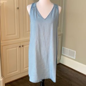 Sleeveless dress